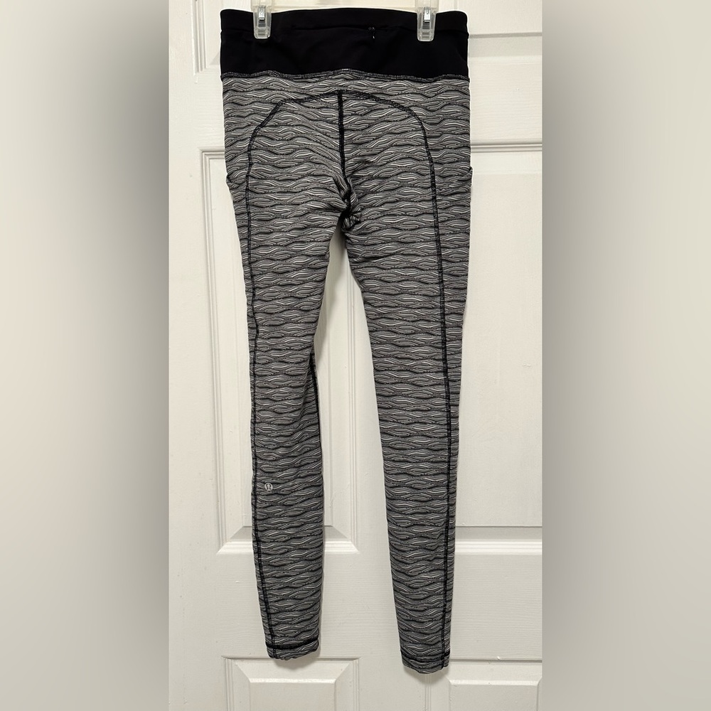 Lululemon Patterned Grey Leggings 6